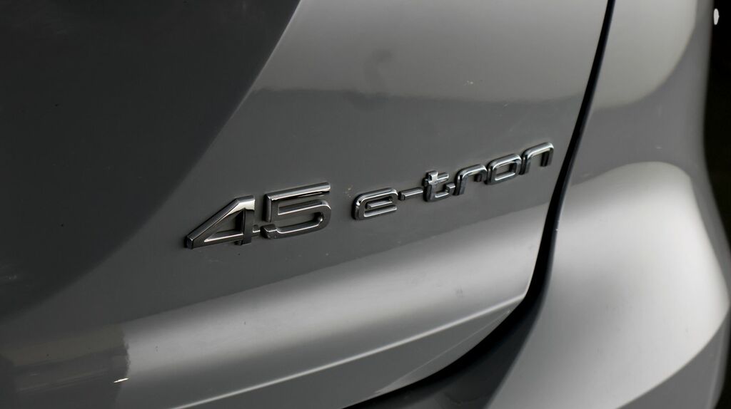 Audi Q4 E Tron 45 Sport Suv Quattro 82Kwh 286 White #19