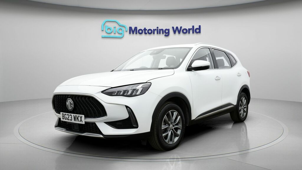 MG HS Se White #3
