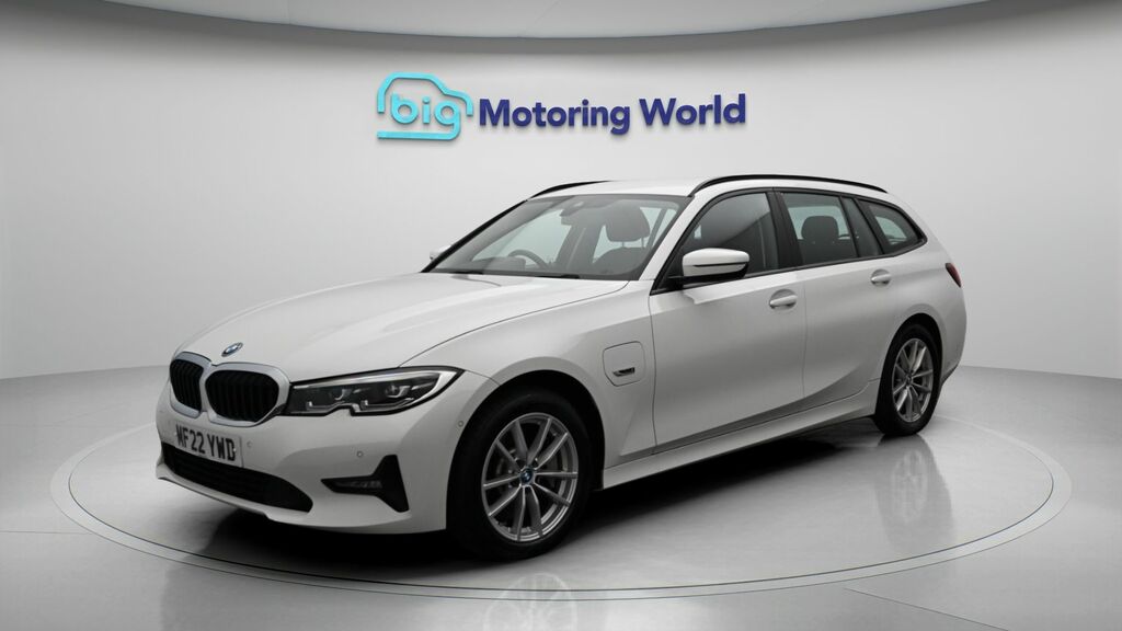 BMW 3 Series Se Pro MF22YWD White #3