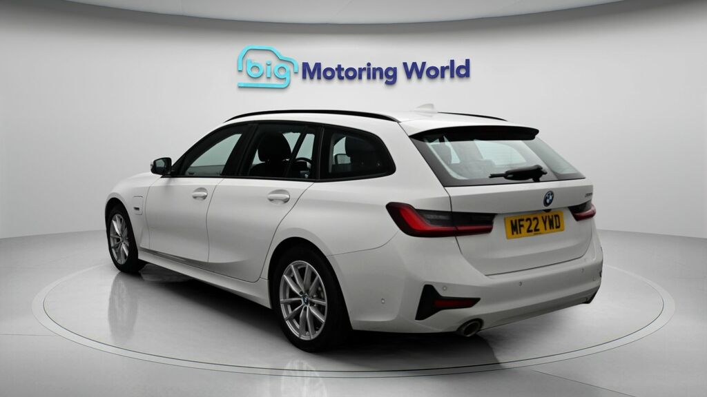 BMW 3 Series Se Pro MF22YWD White #5