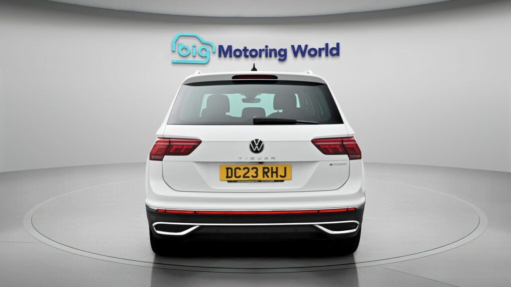 Volkswagen Tiguan Elegance White #6