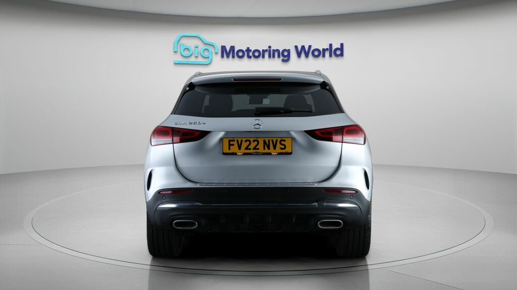 Mercedes-Benz GLA Class Exclusive Edition Silver #6