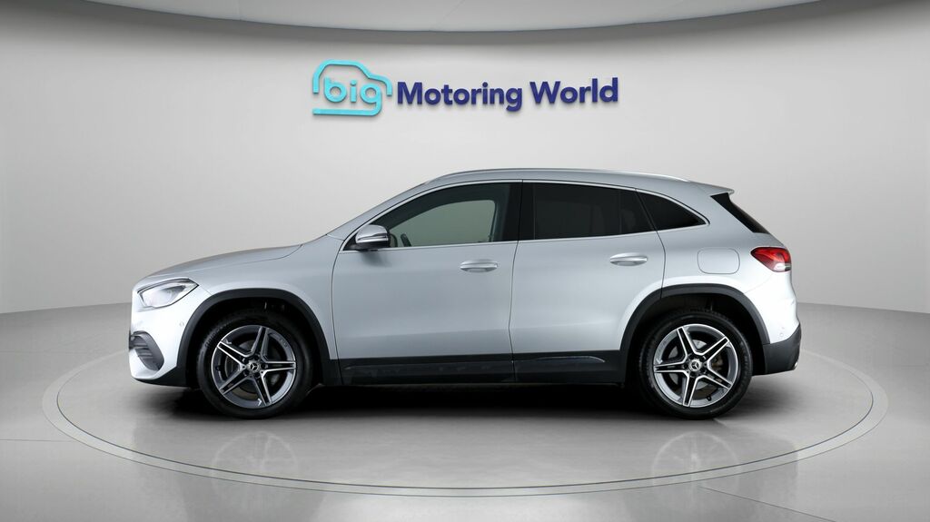 Mercedes-Benz GLA Class Exclusive Edition Silver #4