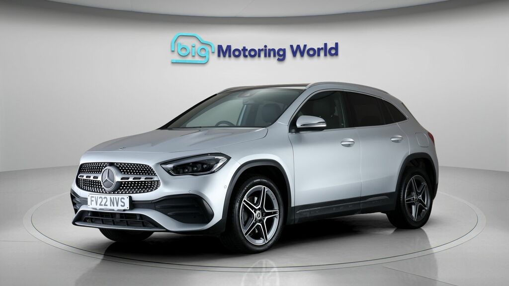 Mercedes-Benz GLA Class Exclusive Edition Silver #3