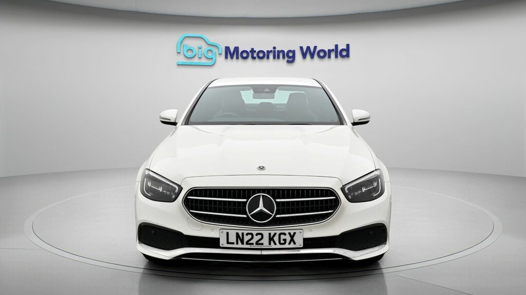 Mercedes-Benz E Class Sport White #2