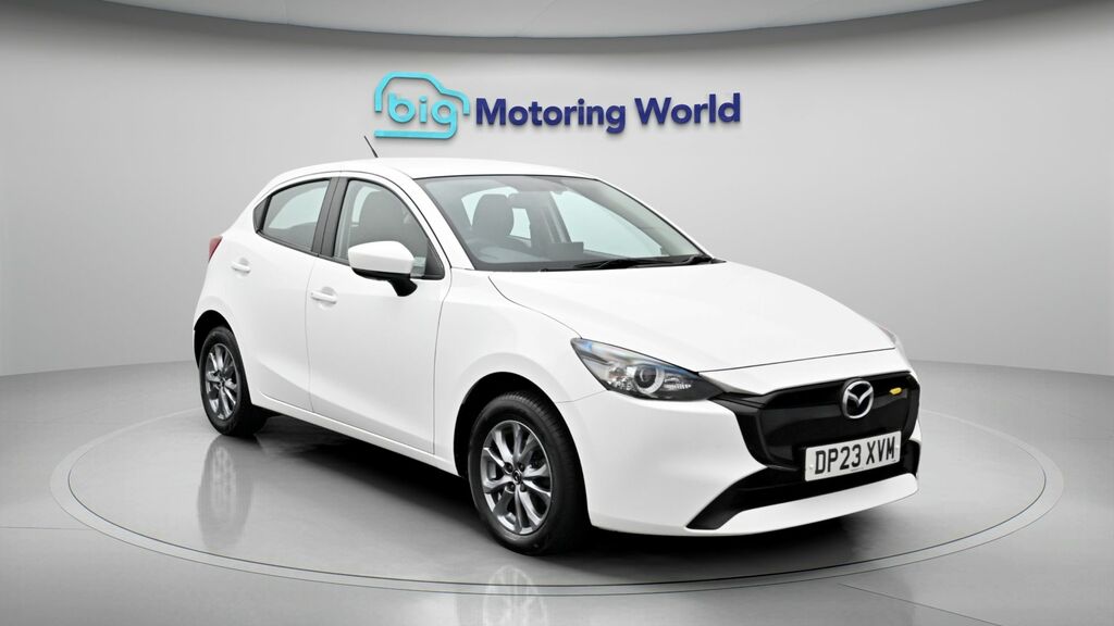 Mazda 2 Centre-line White