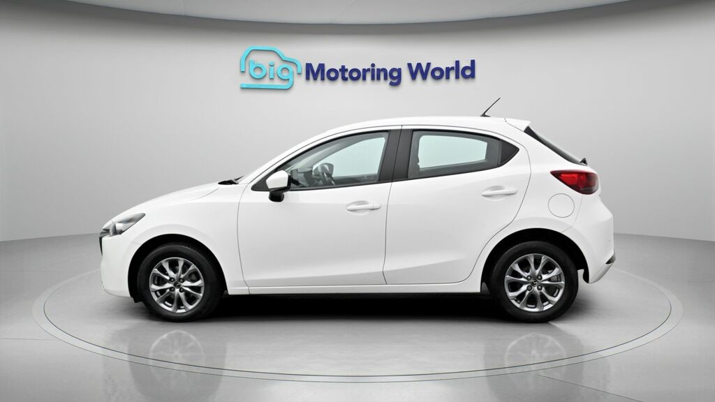 Mazda 2 Centre-line White #4