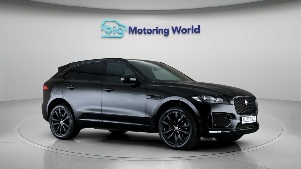 Jaguar F-Pace Chequered Flag Black
