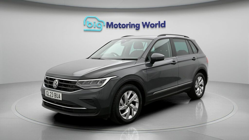 Volkswagen Tiguan Life GL23BUA Grey #3