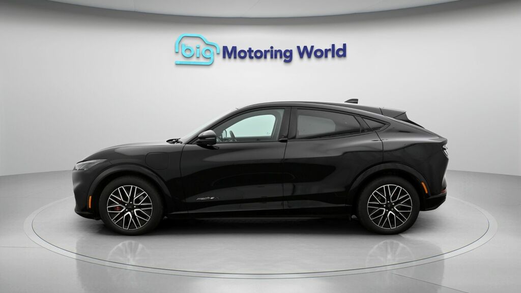 Ford Mustang Mach-E Premium Black #4