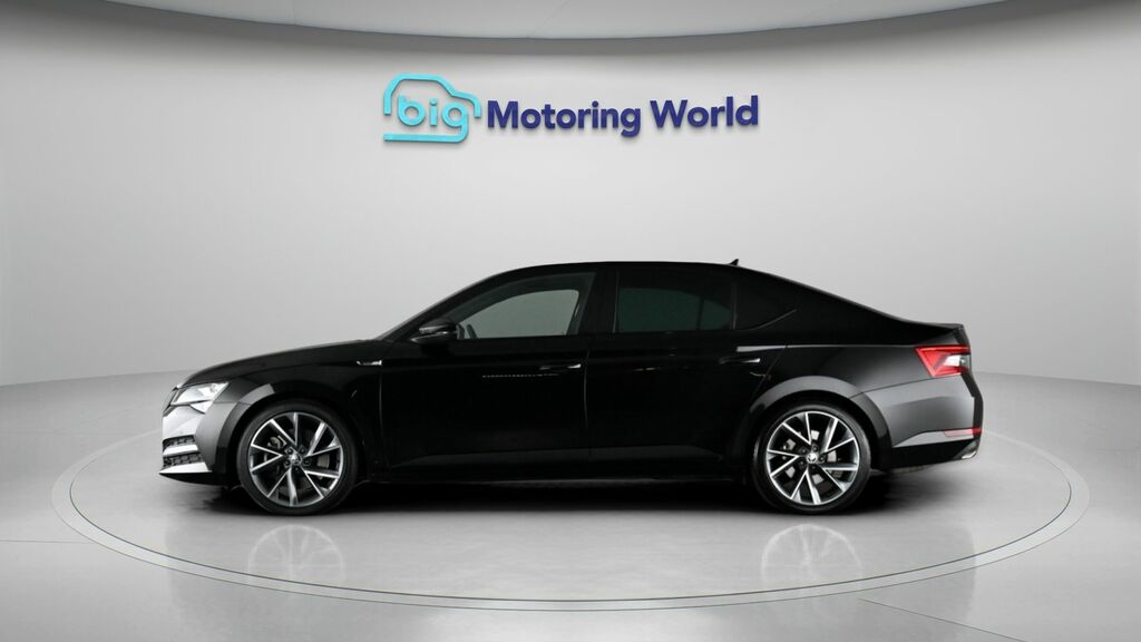Skoda Superb Sportline Plus Black #4