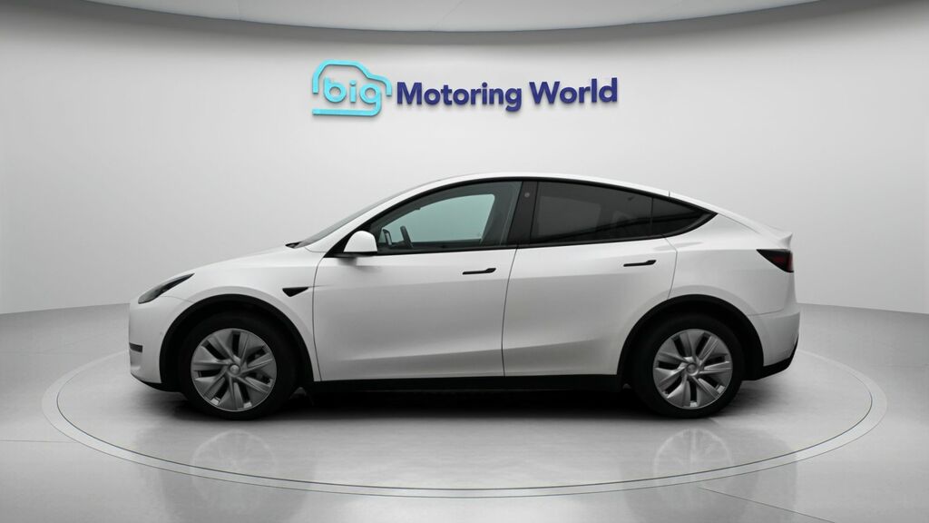 Tesla Model Y Long Range AJ22HZA White #4