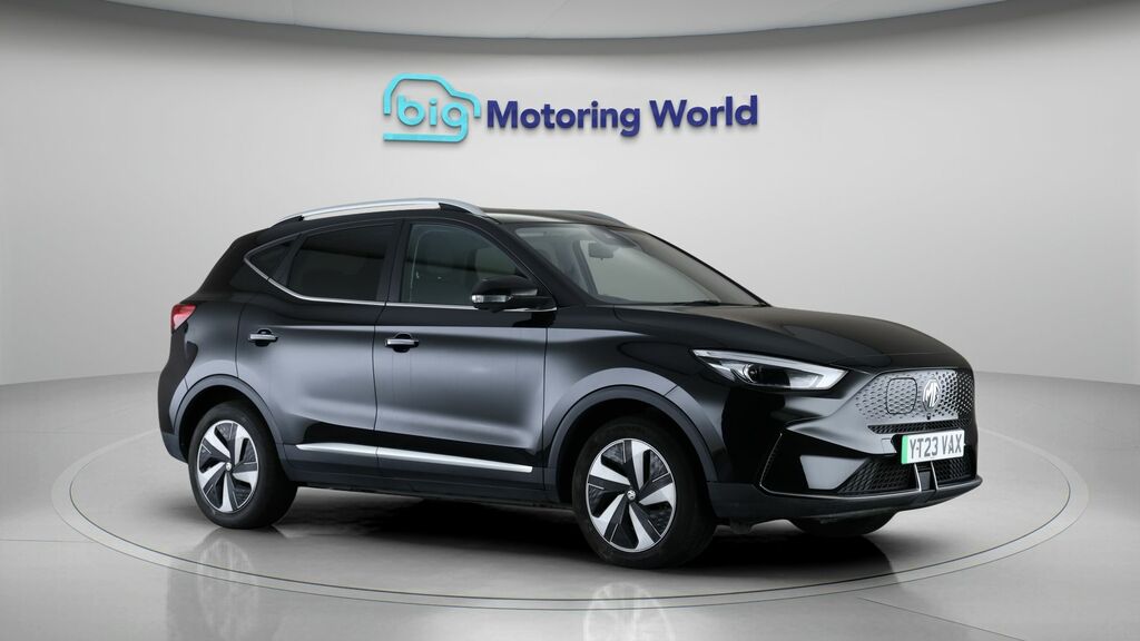 MG ZS Trophy Connect Long Range Black