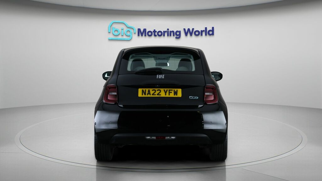 Fiat 500E La Prima Black #6