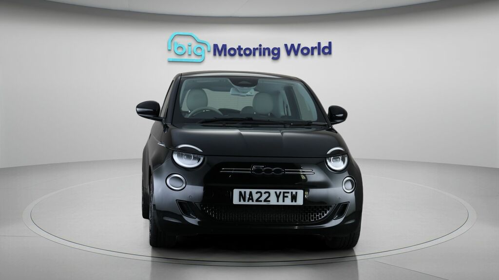 Fiat 500E La Prima Black #2