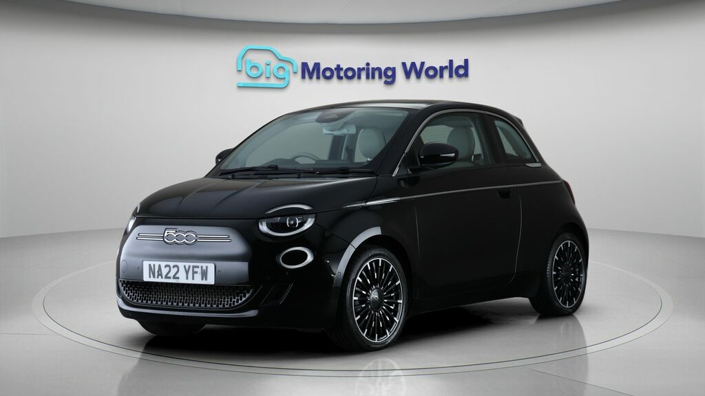 Fiat 500E La Prima Black #3