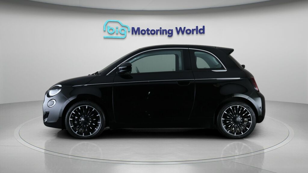 Fiat 500E La Prima Black #4