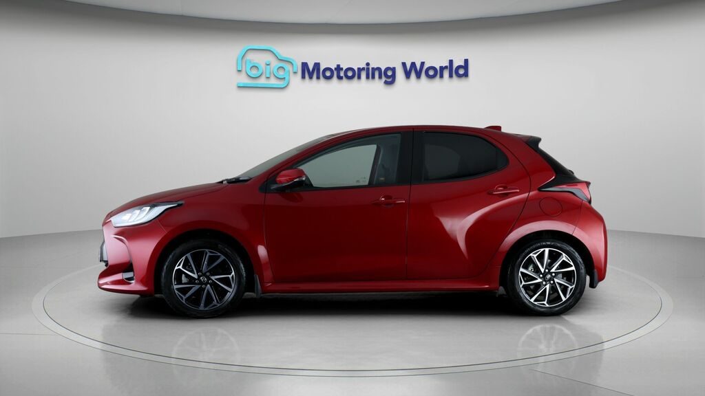 Toyota Yaris Design Red #4