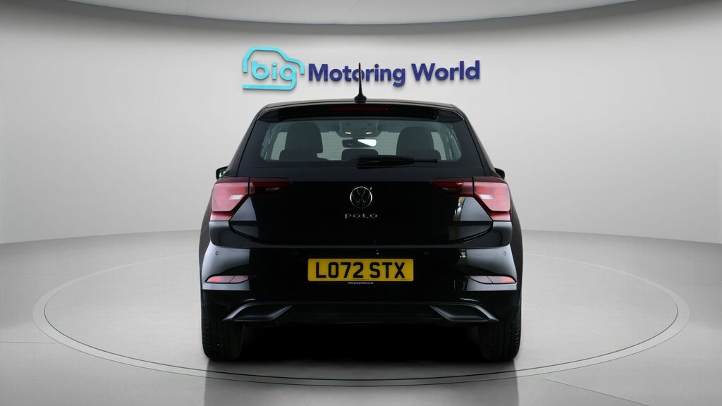 Volkswagen Polo Life Black #6