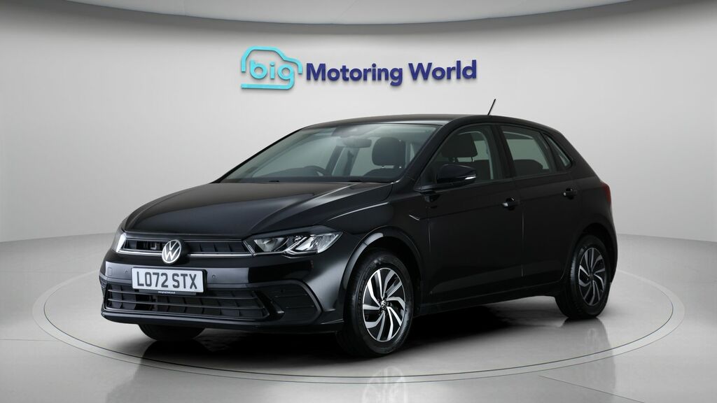 Volkswagen Polo Life Black #3