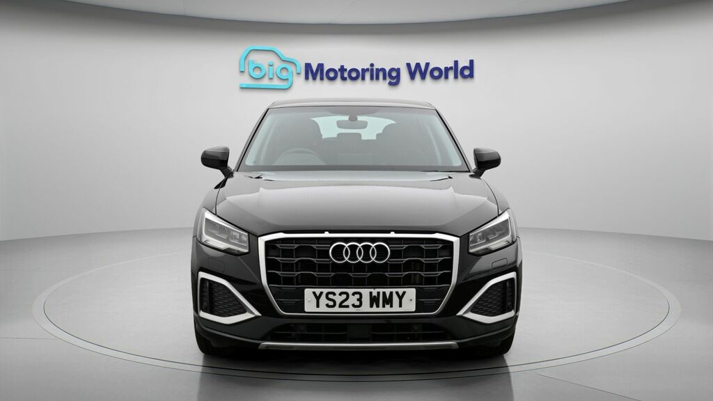Audi Q2 Sport Black #2
