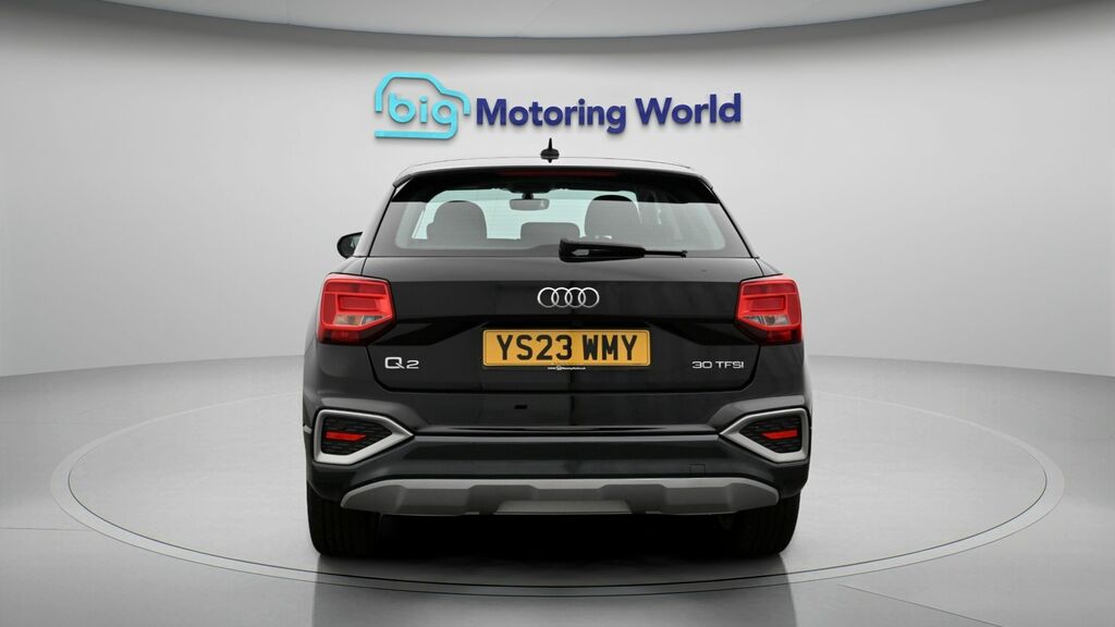 Audi Q2 Sport Black #6