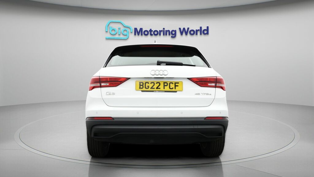 Audi Q3 Technik White #6