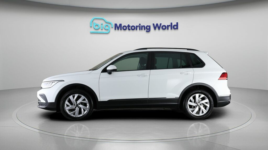 Volkswagen Tiguan Life White #4