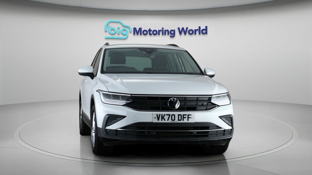 Volkswagen Tiguan Life White #2
