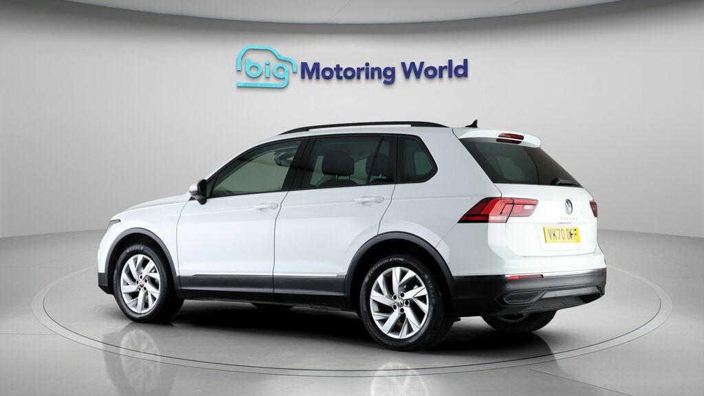 Volkswagen Tiguan Life White #5