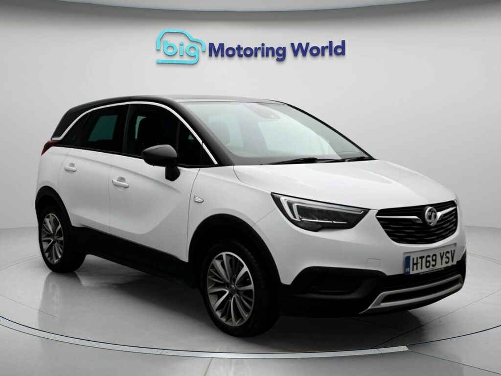 Vauxhall Crossland X Griffin White