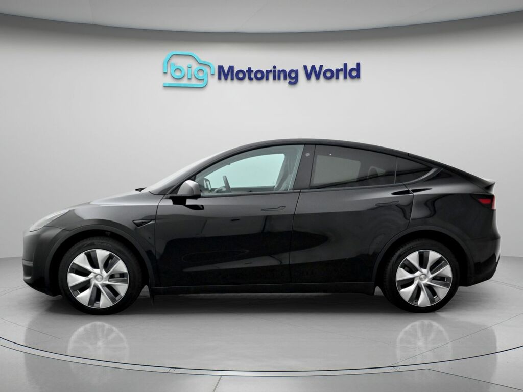 Tesla Model Y Long Range AJ22EOD Black #4