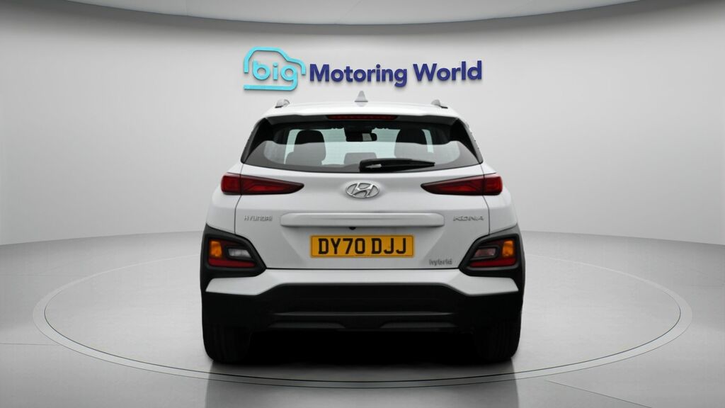 Hyundai Kona Se White #6