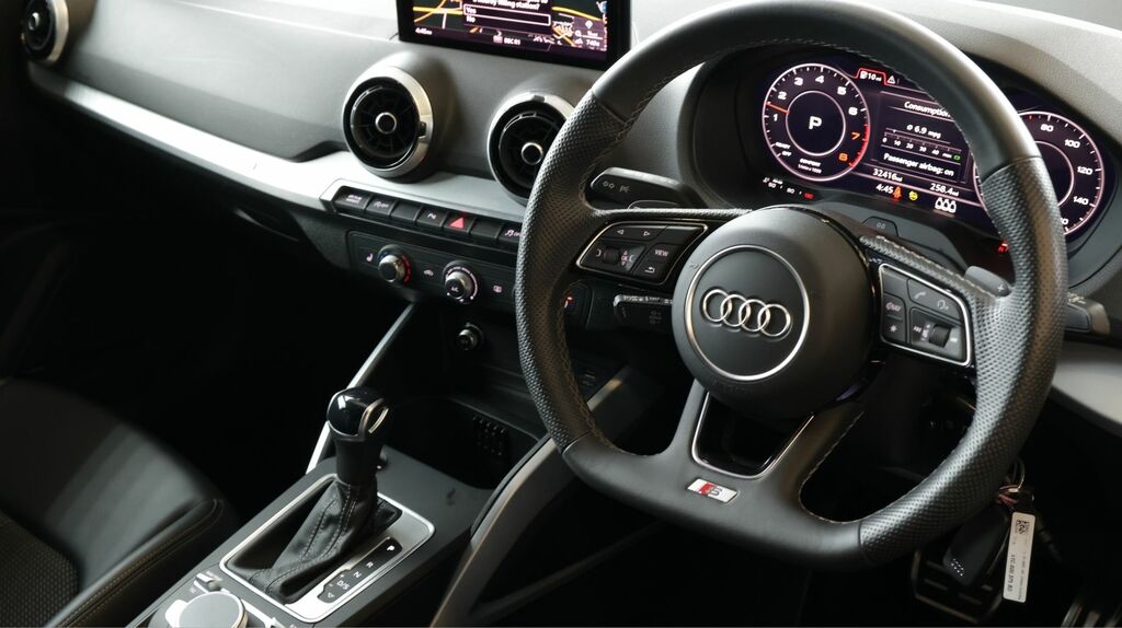 Audi Q2 Audi Estate 35 Tfsi Black Edition S Tronic White #9