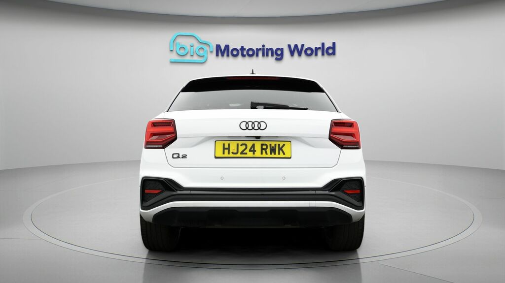 Audi Q2 Black Edition White #6