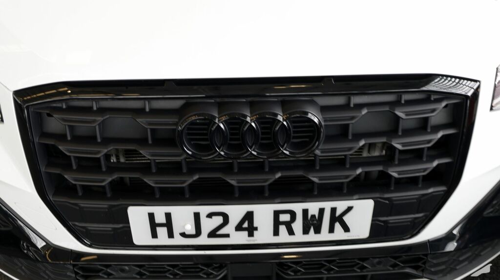 Audi Q2 Audi Estate 35 Tfsi Black Edition S Tronic White #18