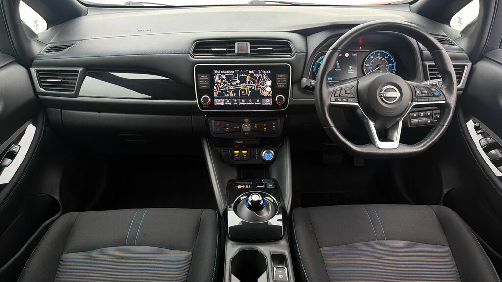 Nissan Leaf N-connecta Red #4