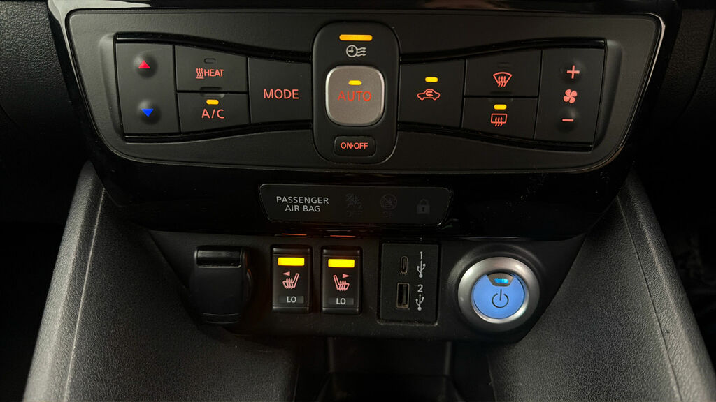 Nissan Leaf N-connecta Red #3
