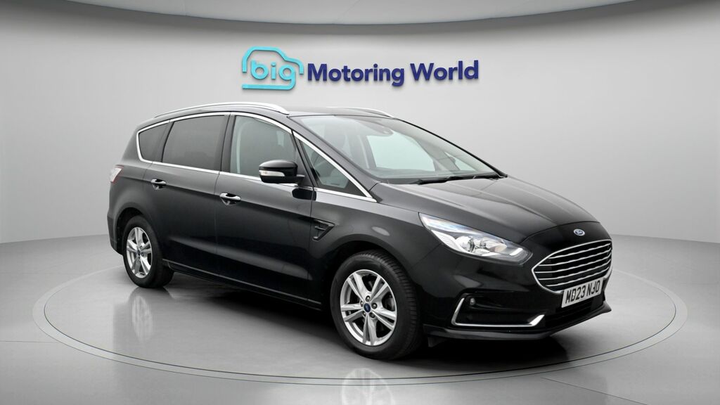 Ford S-Max Titanium Black