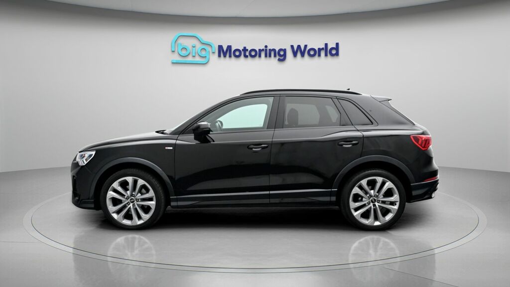 Audi Q3 Black Edition Black #4