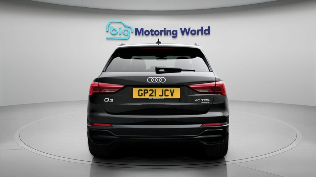 Audi Q3 Black Edition Black #6