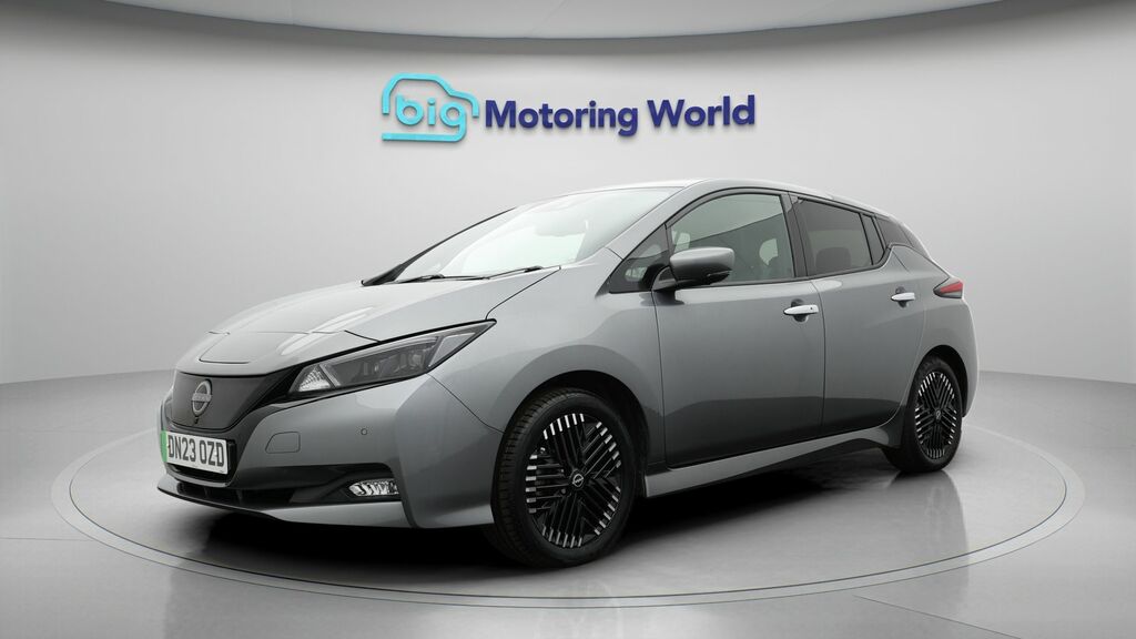 Nissan Leaf Tekna Grey #3