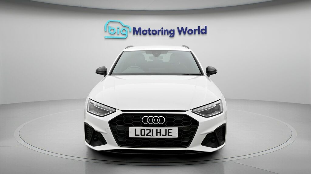 Audi A4 Avant Black Edition White #2