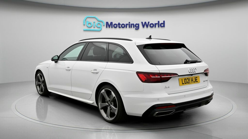 Audi A4 Avant Black Edition White #5