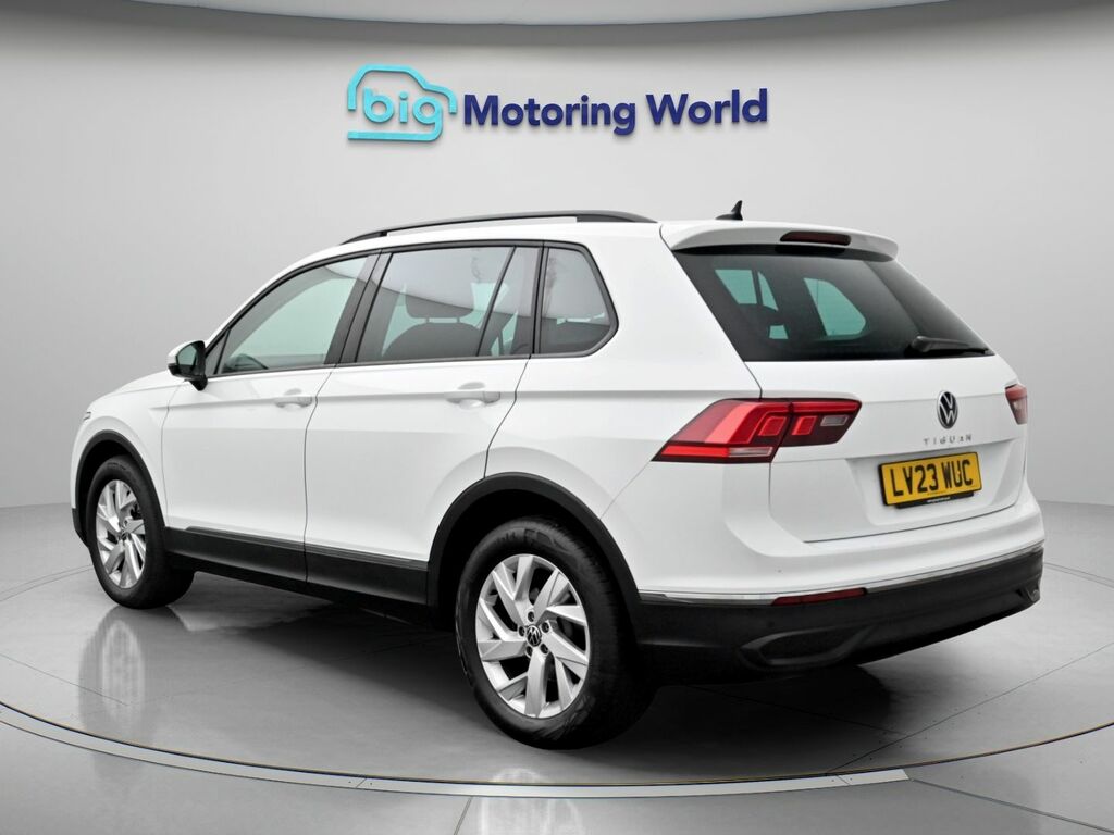 Volkswagen Tiguan Life White #5