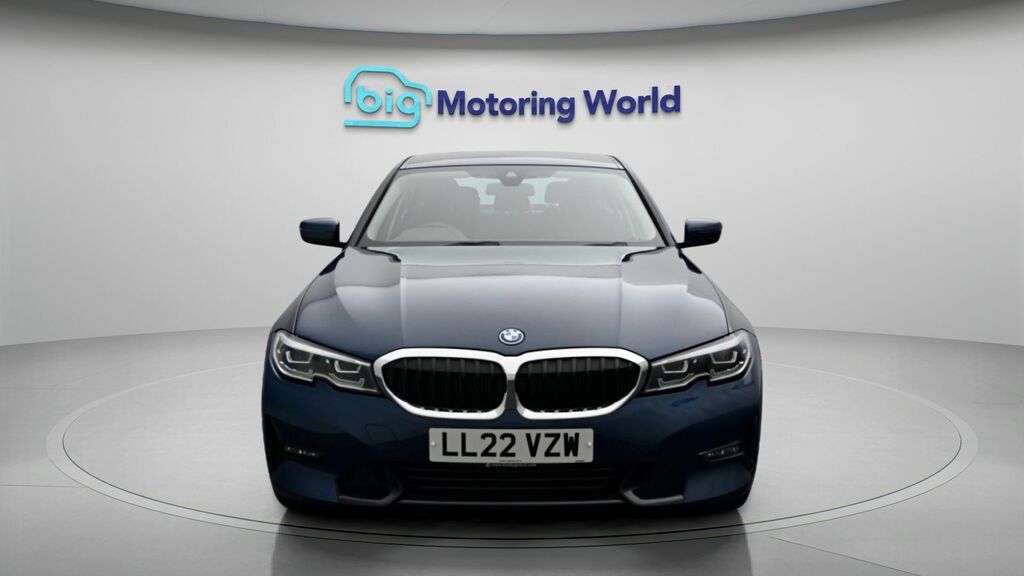 BMW 3 Series 318I M Sport Saloon Blue #2