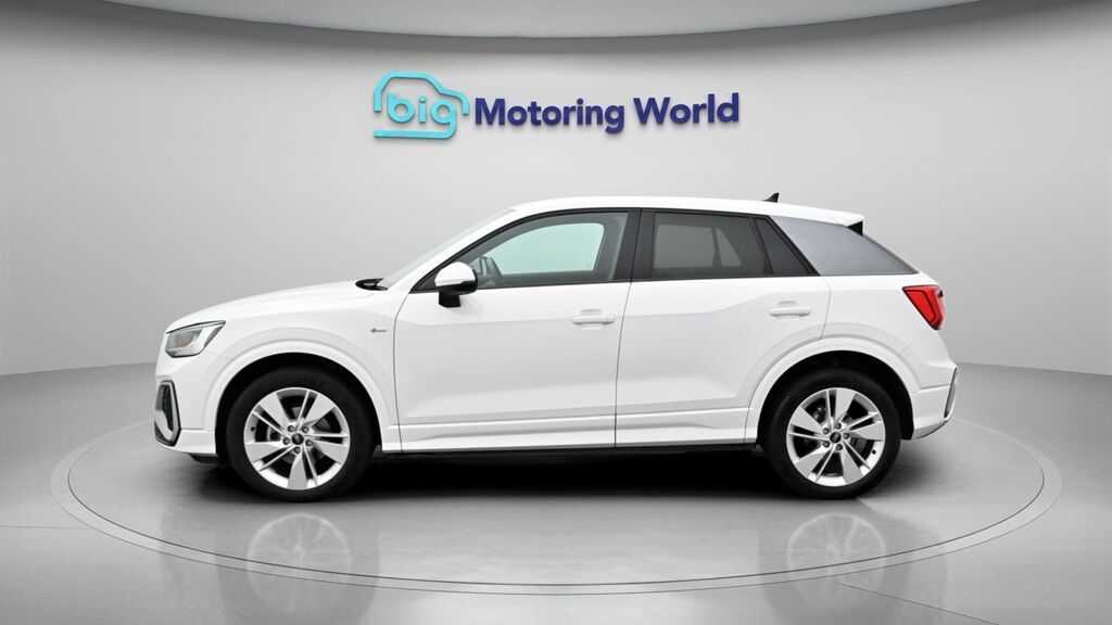 Audi Q2 S Line White #4