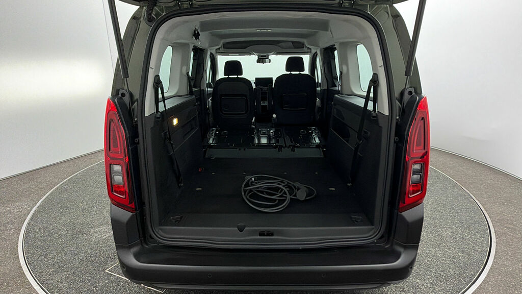 Citroen e-Berlingo 52Kwh Plus XL Mpv 11Kw Charger Green #16