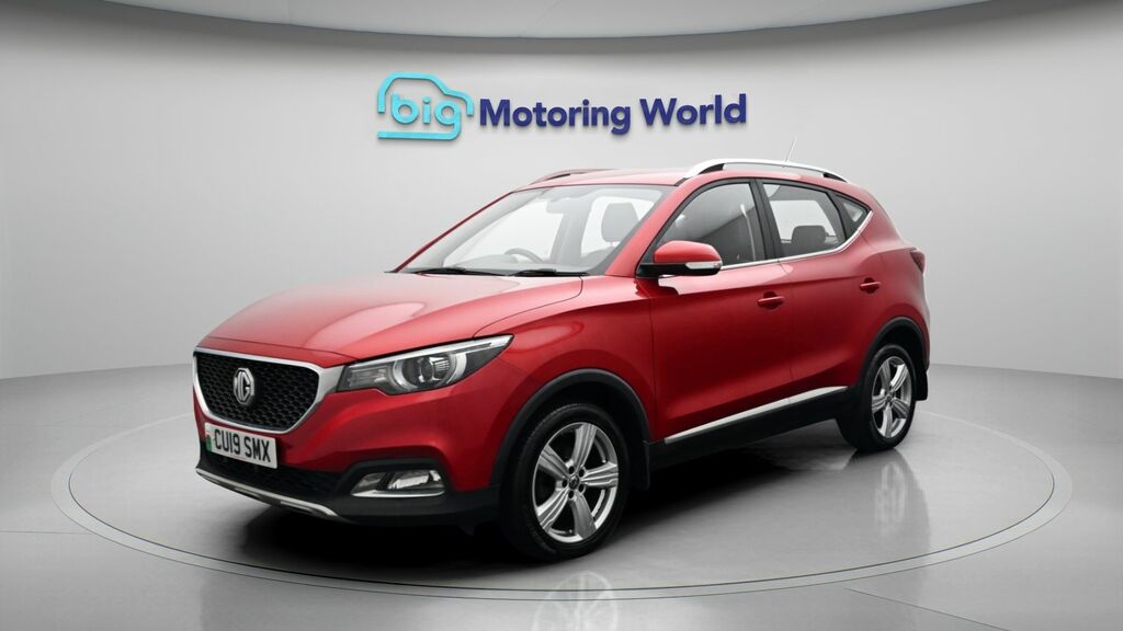 MG ZS Exclusive Red #3