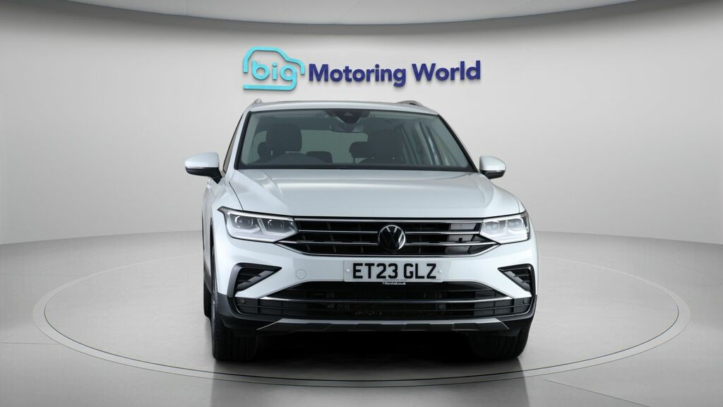 Volkswagen Tiguan Elegance White #2